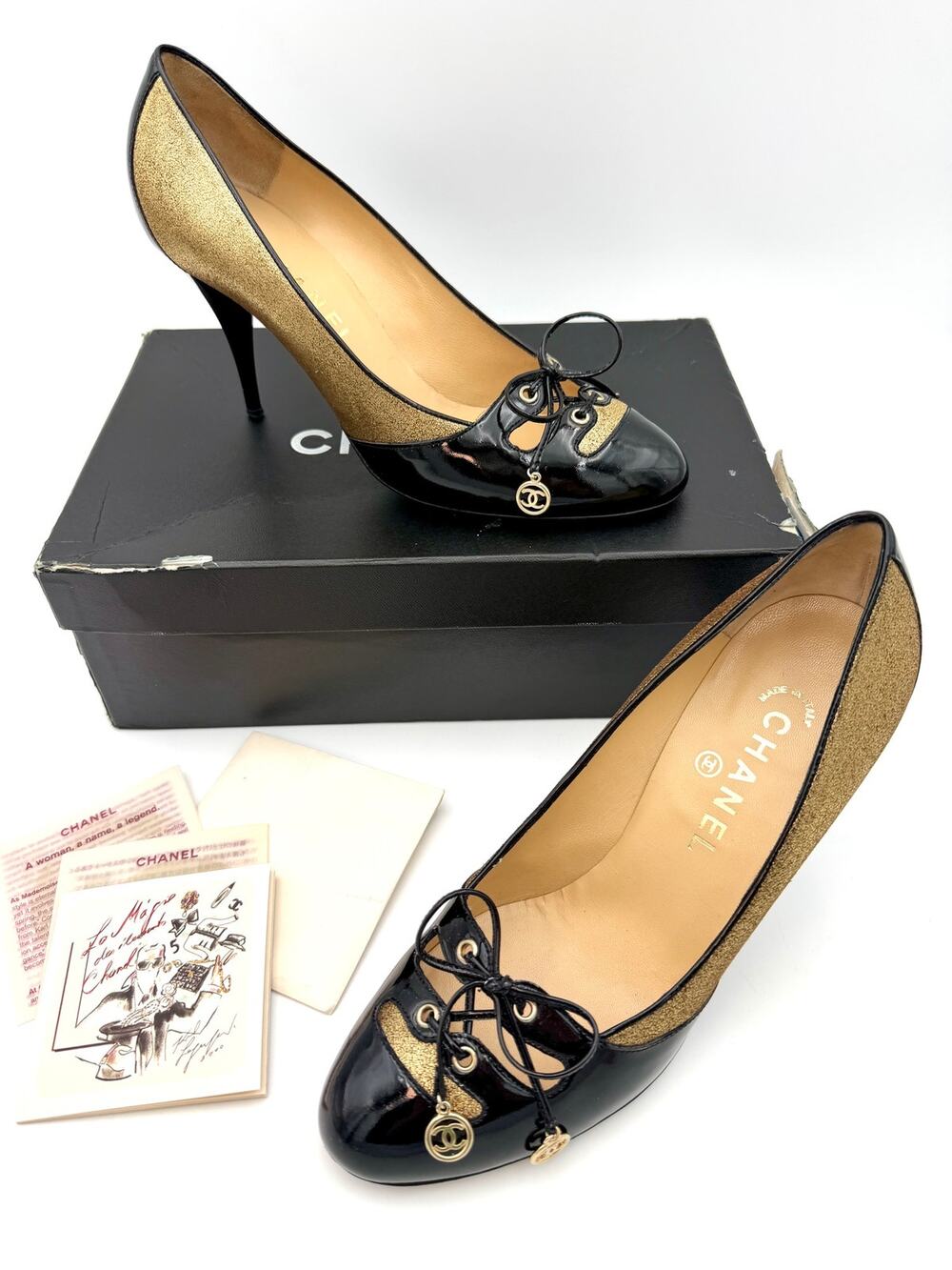 Authentic Chanel Interlocking CC Pumps Gold Black Patent Leather Size 39.5 / 9.5